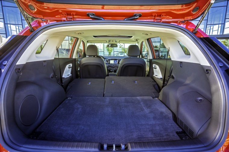 2018 Kia Niro Touring Hybrid Trunk Picture