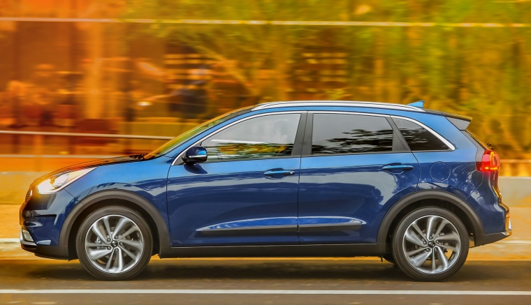 2018 Kia Niro Touring Hybrid Picture