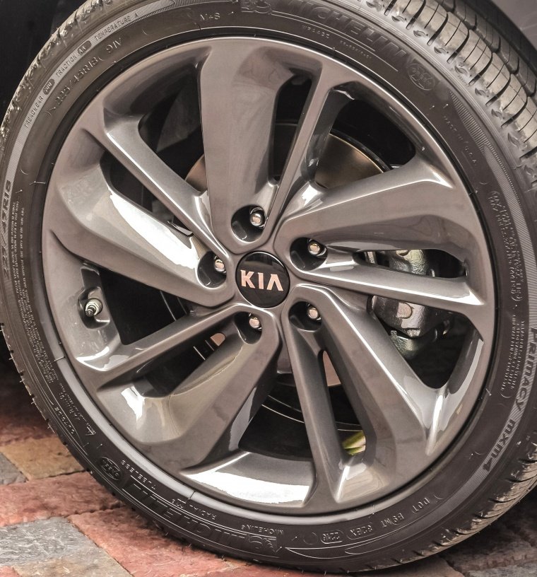 2018 Kia Niro Touring Hybrid Rim Picture
