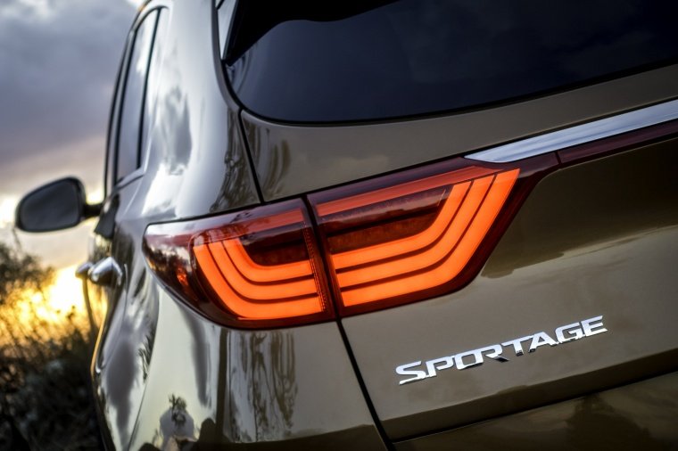 2018 Kia Sportage SX Turbo Tail Light Picture
