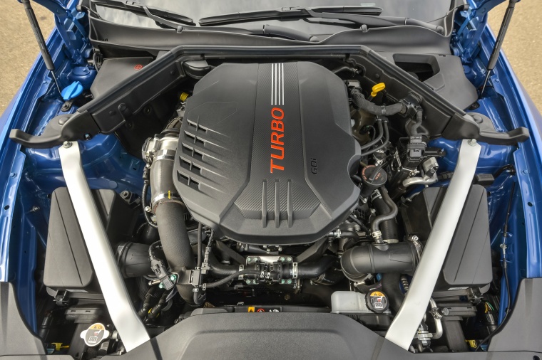 2018 Kia Stinger GT 3.3-liter twin-turbocharged V6 Engine Picture