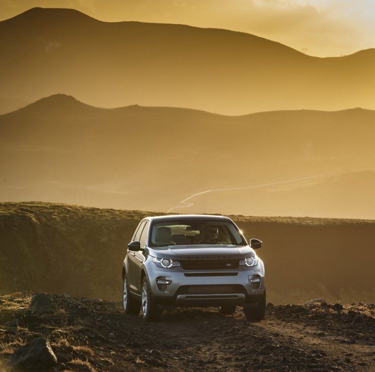 2016 Land Rover Discovery Sport HSE Luxury Picture