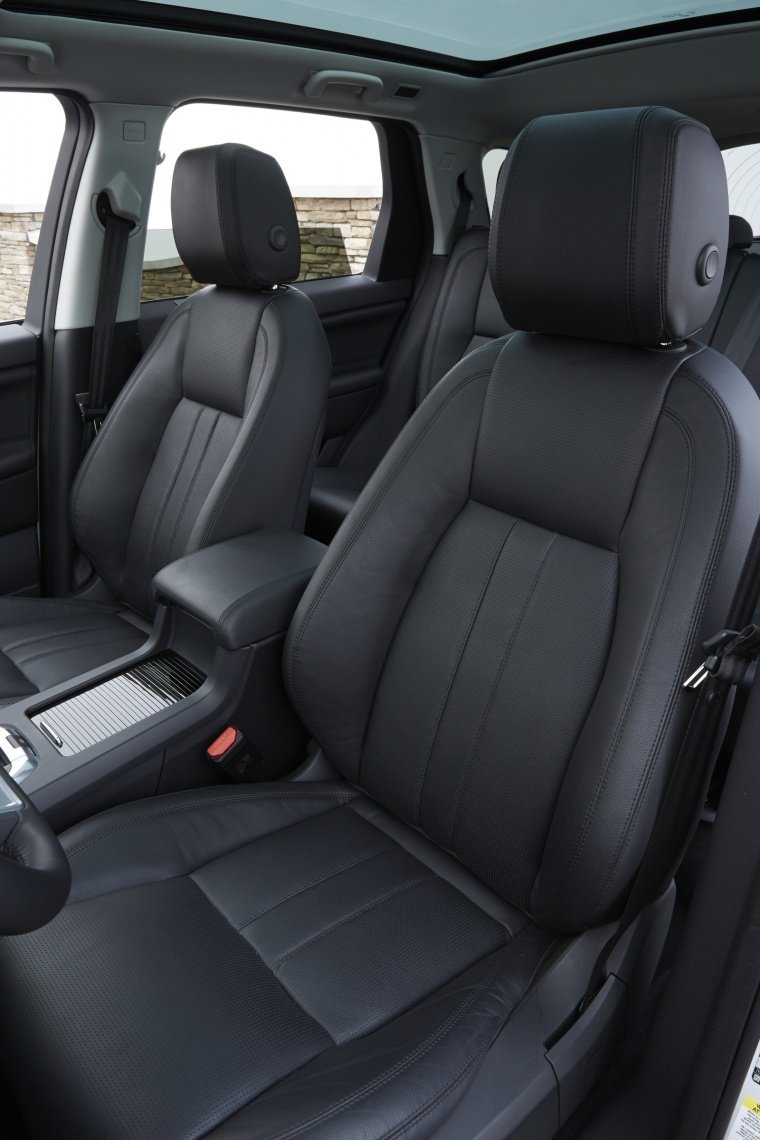 2017 Land Rover Discovery Sport HSE Luxury Front Seats Picture