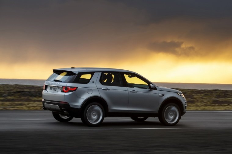2018 Land Rover Discovery Sport HSE Luxury Picture