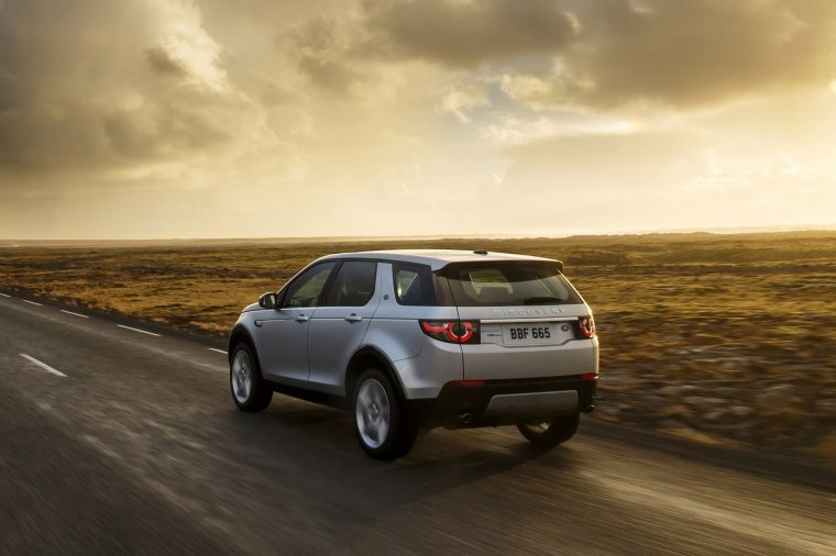 2018 Land Rover Discovery Sport HSE Luxury Picture