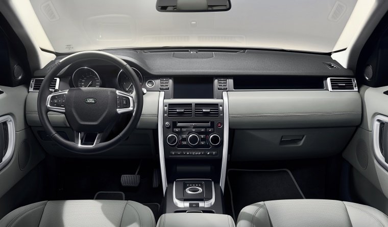 2018 Land Rover Discovery Sport HSE Luxury Cockpit Picture