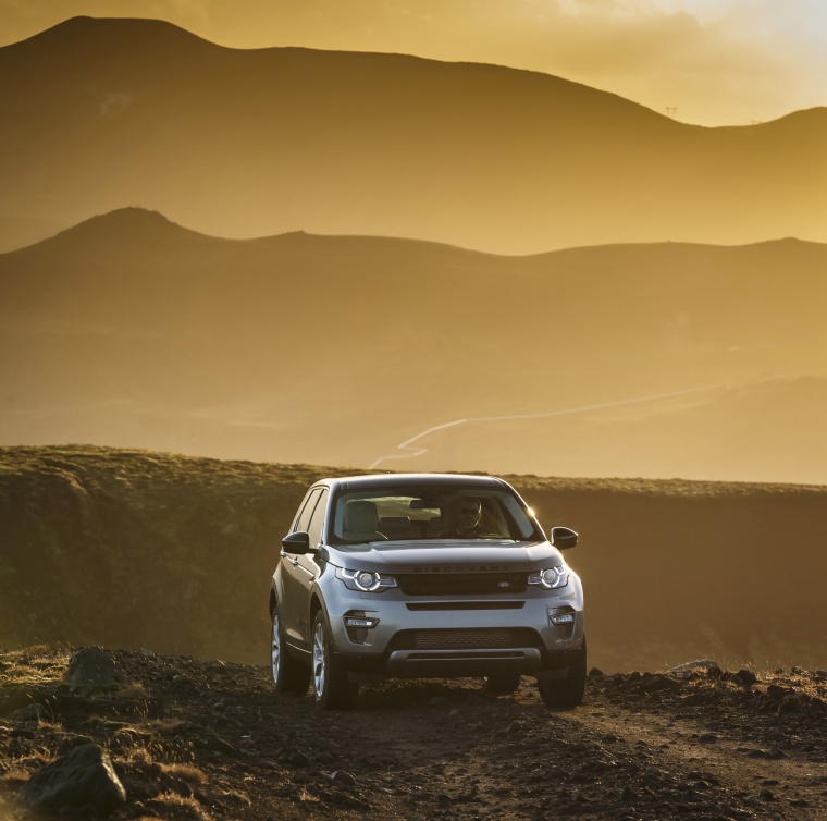 2018 Land Rover Discovery Sport HSE Luxury Picture