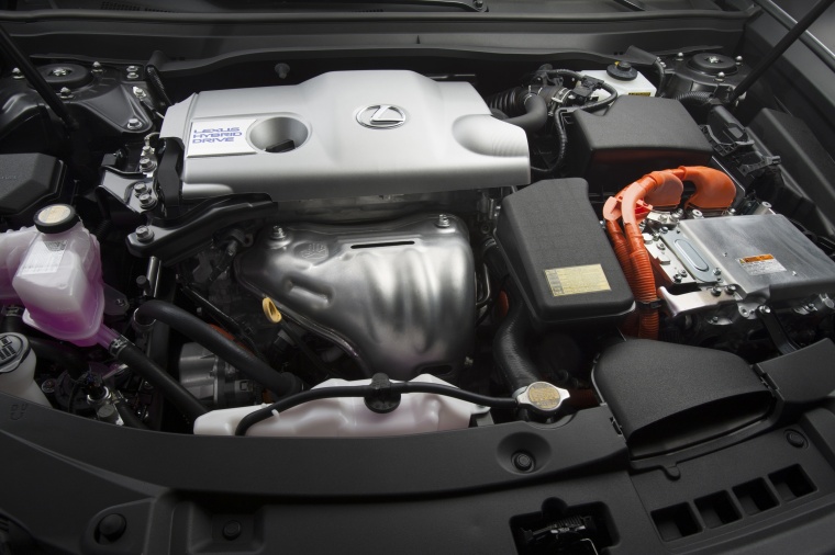 2013 Lexus ES 300h 2.5-liter 4-cylinder Hybrid Engine Picture