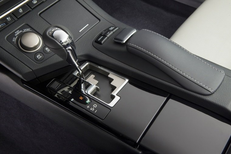 2013 Lexus ES 300h Hybrid Sedan Center Console Picture