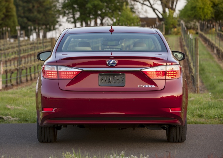 2013 Lexus ES 300h Hybrid Sedan Picture