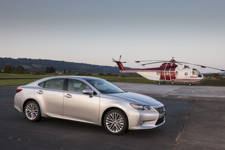 2013 Lexus ES 350 Sedan Picture