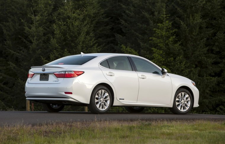 2015 Lexus ES 300h Hybrid Sedan Picture