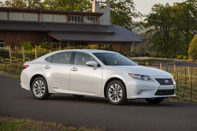 2015 Lexus ES 300h Hybrid Sedan Picture