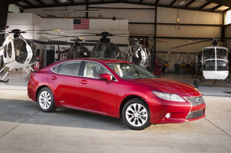 2015 Lexus ES 300h Hybrid Sedan Picture