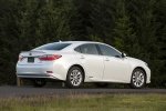 Picture of 2015 Lexus ES 300h Hybrid Sedan in Starfire Pearl