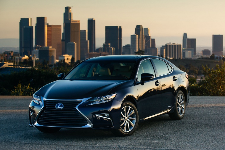 2016 Lexus ES 300h Sedan Picture