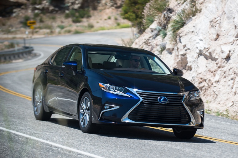 2018 Lexus ES 300h Sedan Picture