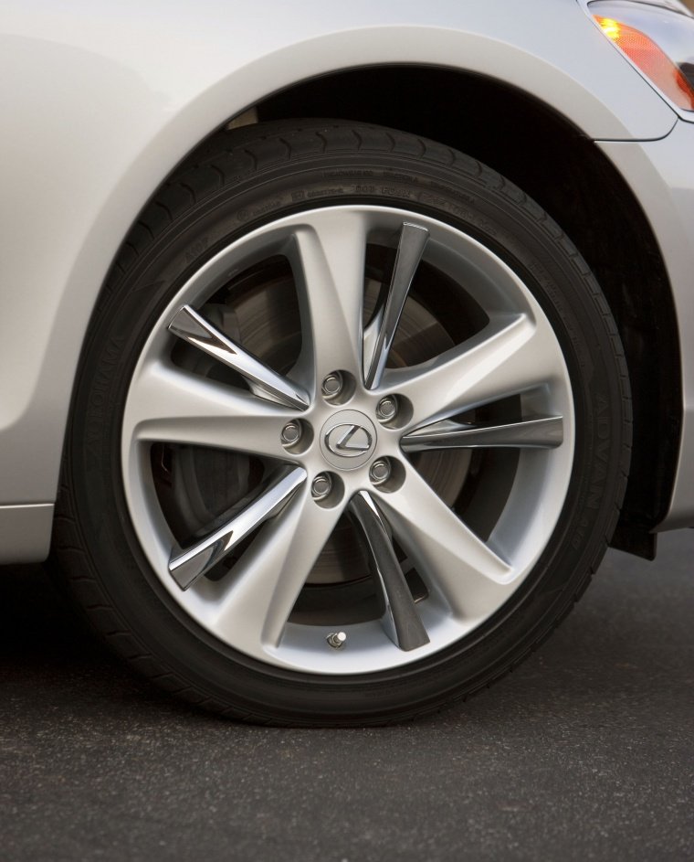 2011 Lexus GS 450h Sedan Rim Picture