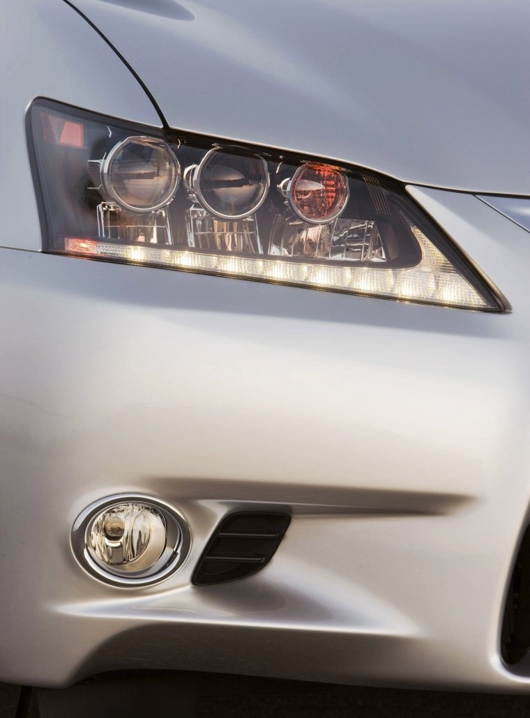 2014 Lexus GS 450h Hybrid Sedan Headlight Picture