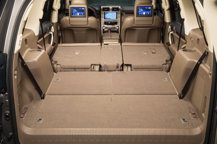 2017 Lexus GX460 Trunk Picture