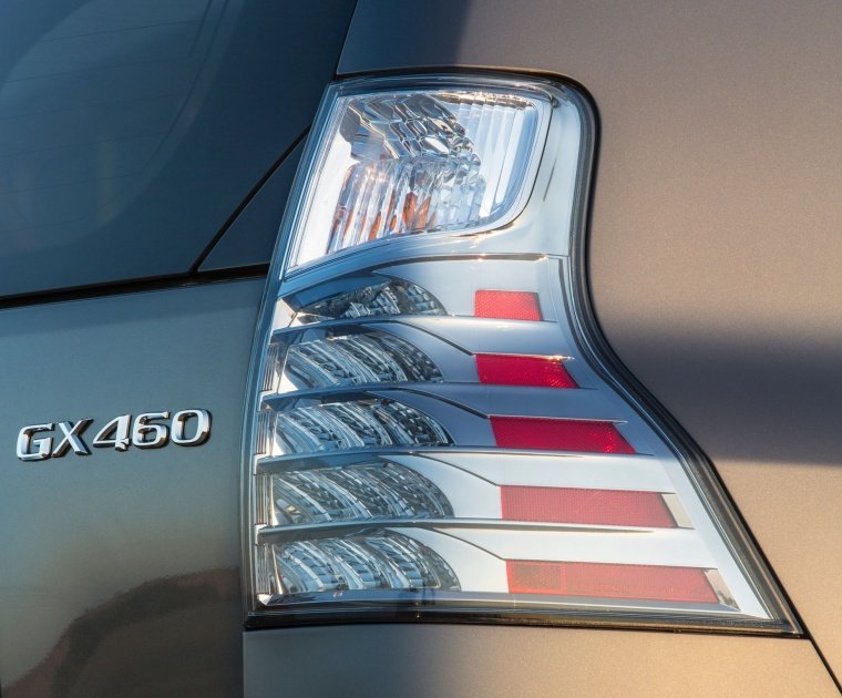 2019 Lexus GX460 Tail Light Picture