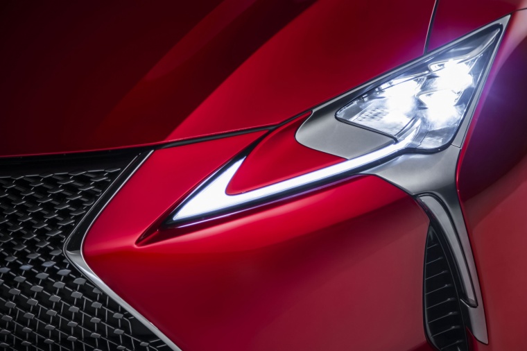 2018 Lexus LC 500 Coupe Headlight Picture