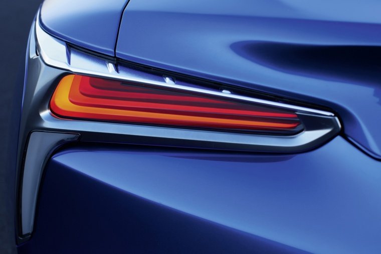 2018 Lexus LC 500h Coupe Tail Light Picture
