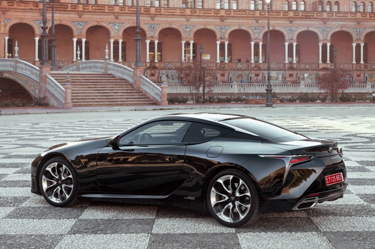 2018 Lexus LC 500h Coupe Picture