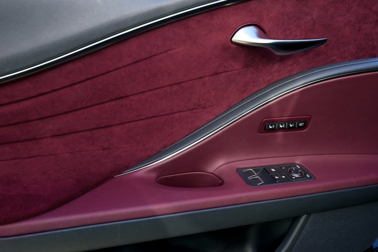 2018 Lexus LC 500h Coupe Door Panel Picture