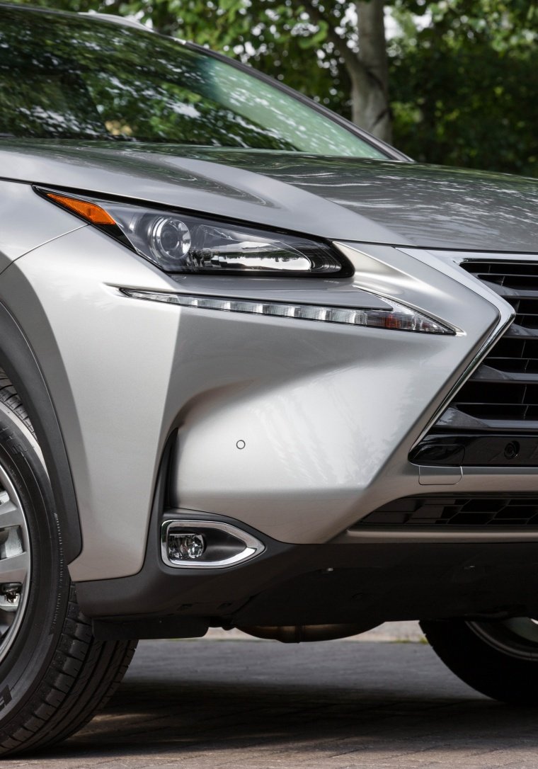2015 Lexus NX200t Headlight Picture