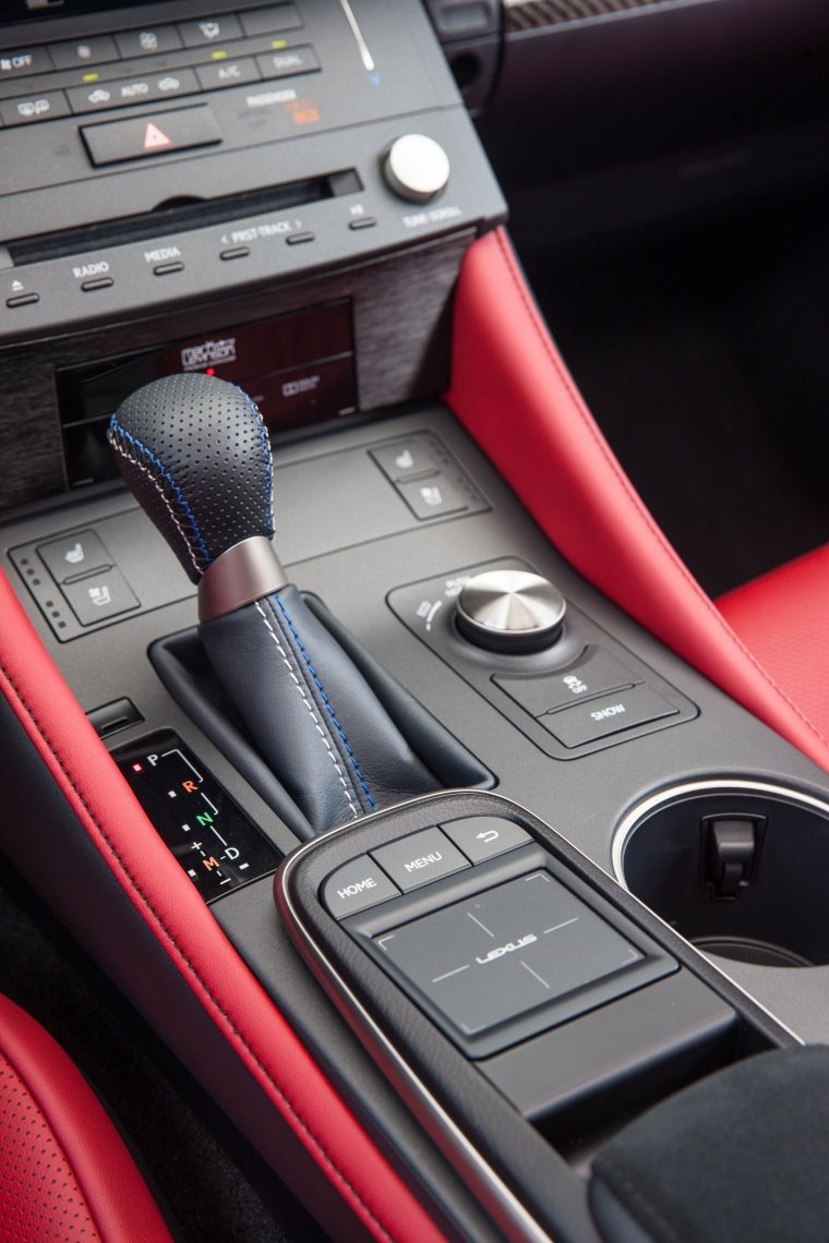 2016 Lexus RC-F Center Console Picture