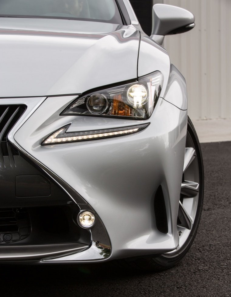 2017 Lexus RC350 F-Sport Headlight Picture