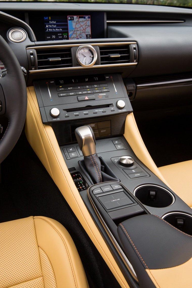 2017 Lexus RC350 F-Sport Center Console Picture