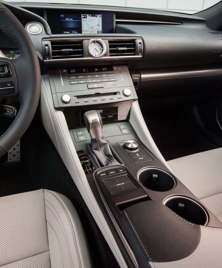 2018 Lexus RC350 F-Sport Center Console Picture