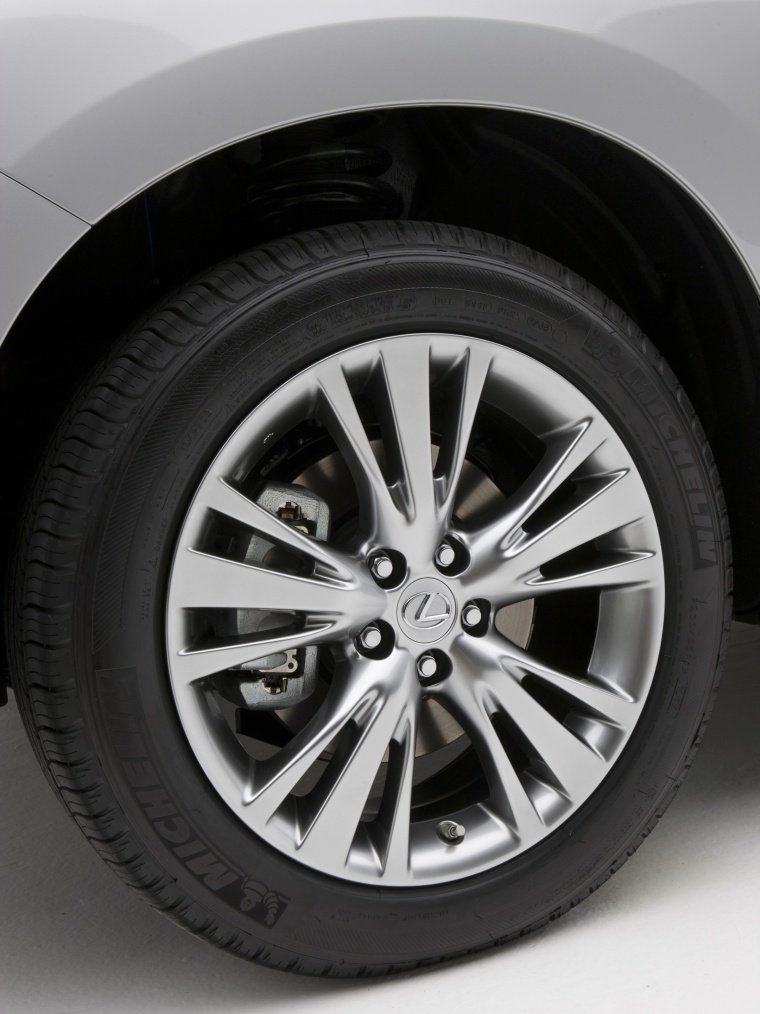 2012 Lexus RX450h Rim Picture