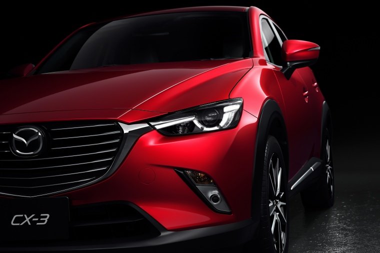 2016 Mazda CX-3 Headlight Picture