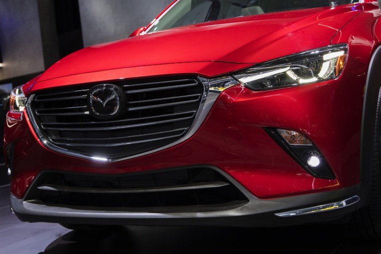 2019 Mazda CX-3 Headlight Picture