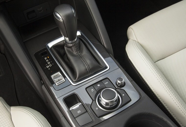 2016 Mazda CX-5 Center Console Picture