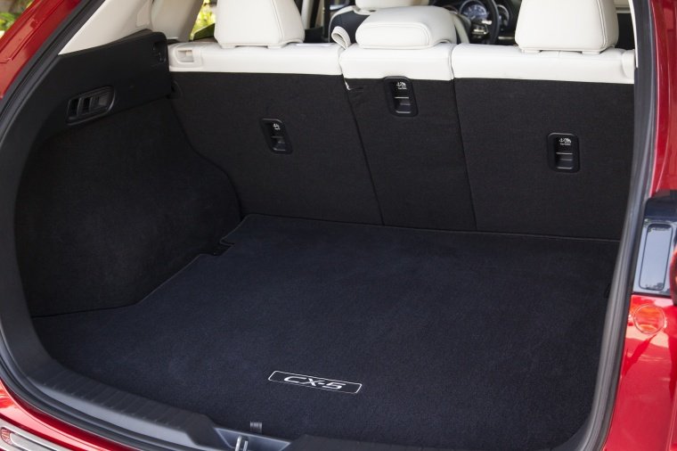 2018 Mazda CX-5 Grand Touring AWD Trunk Picture