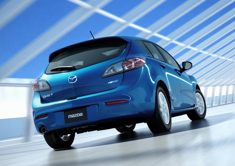 2012 Mazda 3i Hatchback Picture