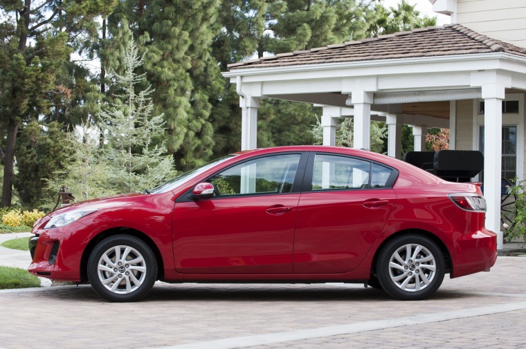 2013 Mazda 3i Sedan Picture