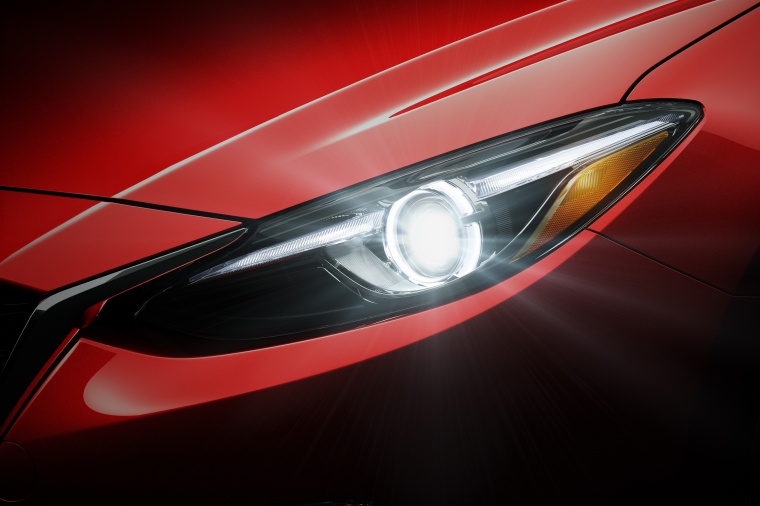 2014 Mazda Mazda3 Sedan Headlight Picture