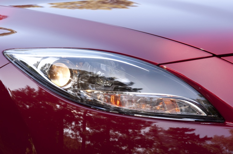 2012 Mazda 6i Headlight Picture