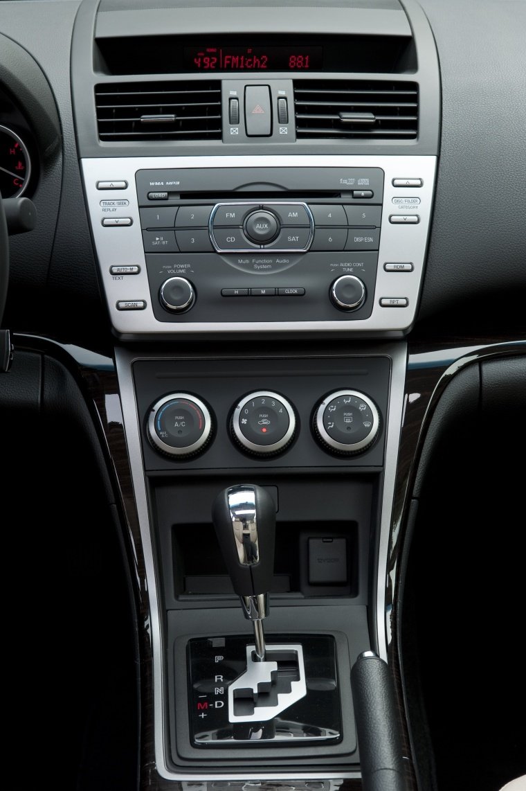 2012 Mazda 6i Center Stack Picture