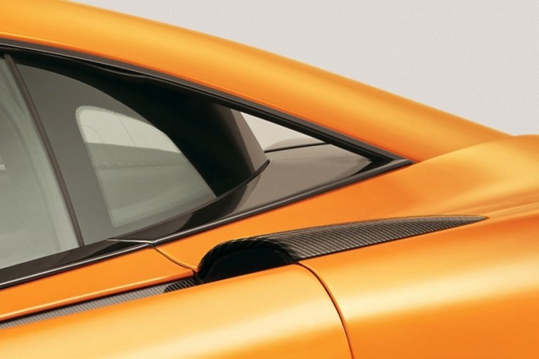 2016 McLaren 570S Coupe Rear Side Widow Vent Picture