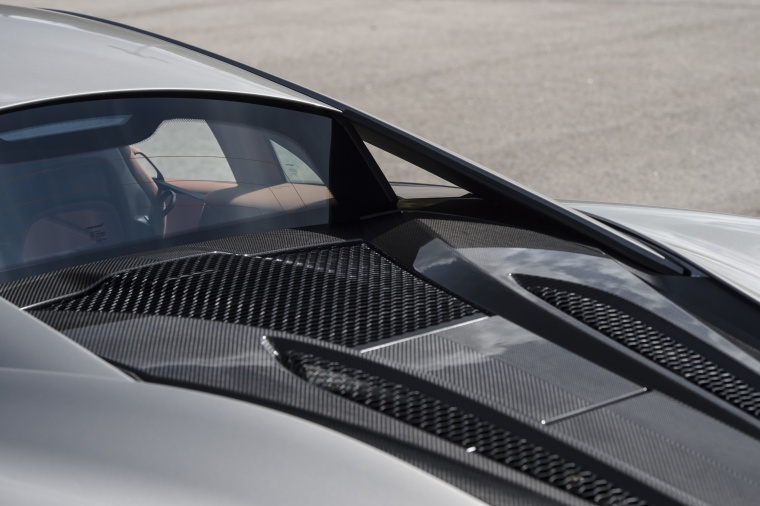 2016 McLaren 570S Coupe Engine Cover Picture