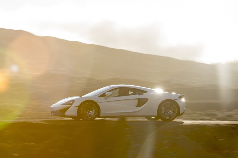 2017 McLaren 570GT Coupe Picture