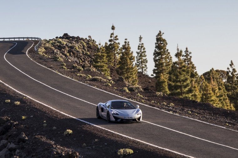 2017 McLaren 570GT Coupe Picture