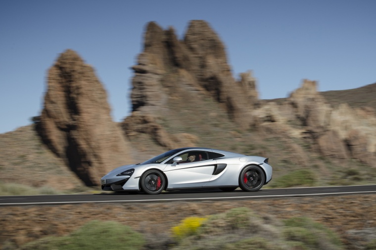2017 McLaren 570GT Coupe Picture