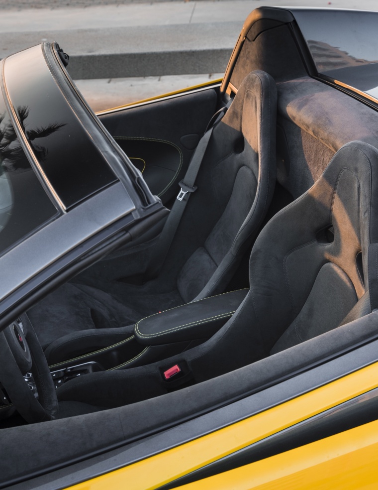 2018 McLaren 570S Spider Front Seats Picture